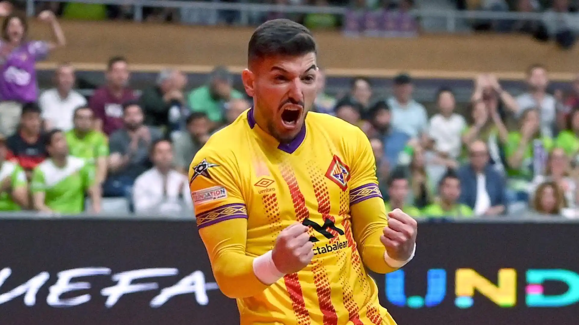 Голкипер сборной Армении Луан забил в полуфинале ЛЧ по футзалу (видео)