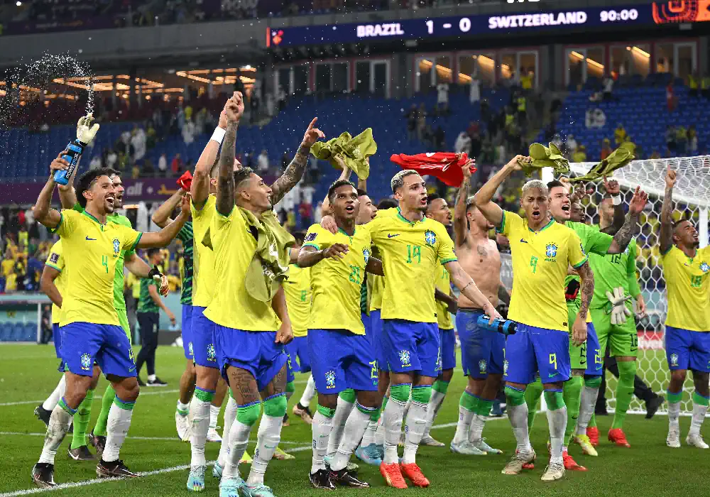 Каземиро вывел Бразилию в плей-офф Чемпионата Мира