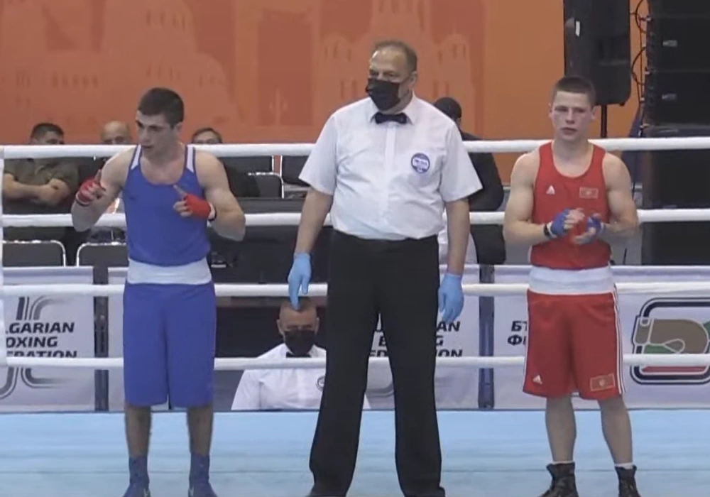 Исраелян и Акопян вышли в полуфинал юношеского ЧЕ (видео)