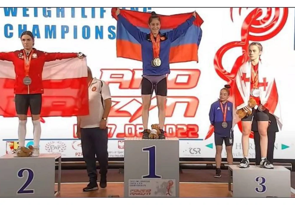 Армянские штангисты завоевали 2 золота на юношеском ЧЕ