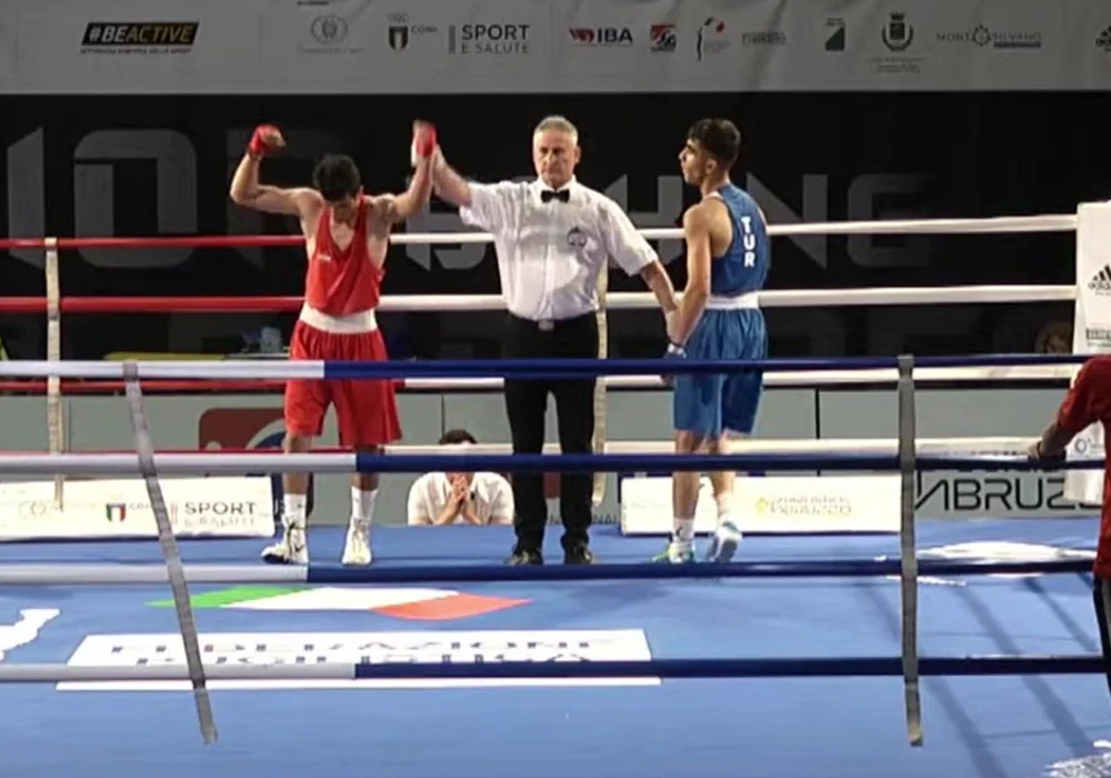Рафаэль Нерсисян победил турецкого боксёра на юношеском ЧЕ (видео)