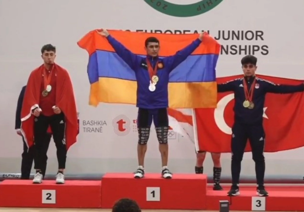 Тяжелоатлет Гор Саакян стал чемпионом Европы до 20 лет