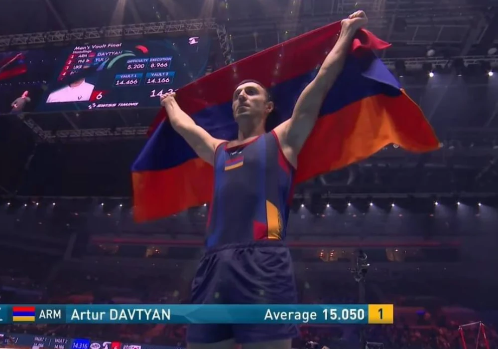 Артур Давтян чемпион мира по спортивной гимнастике (видео)