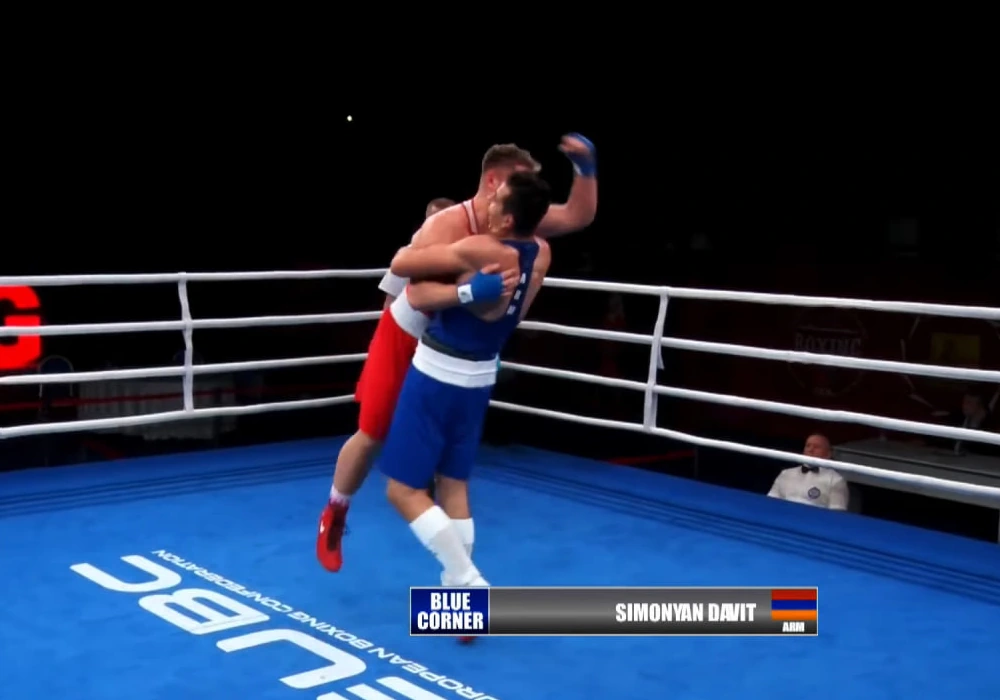 Давит Симонян также выходит в финал молодежного ЧЕ по боксу (видео)