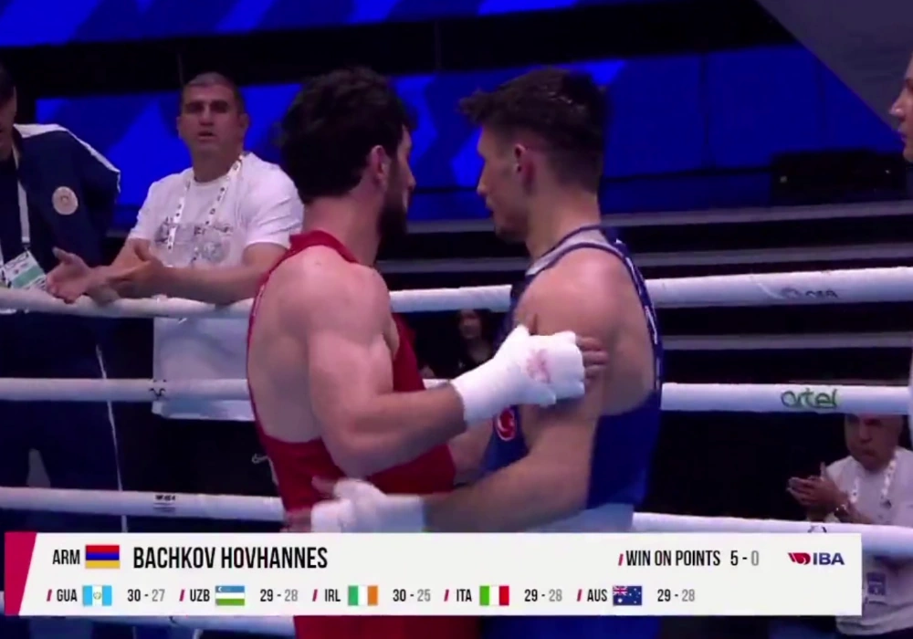 Ованес Бачков победил турка и прошел в 1/4 финал ЧМ по боксу (видео)