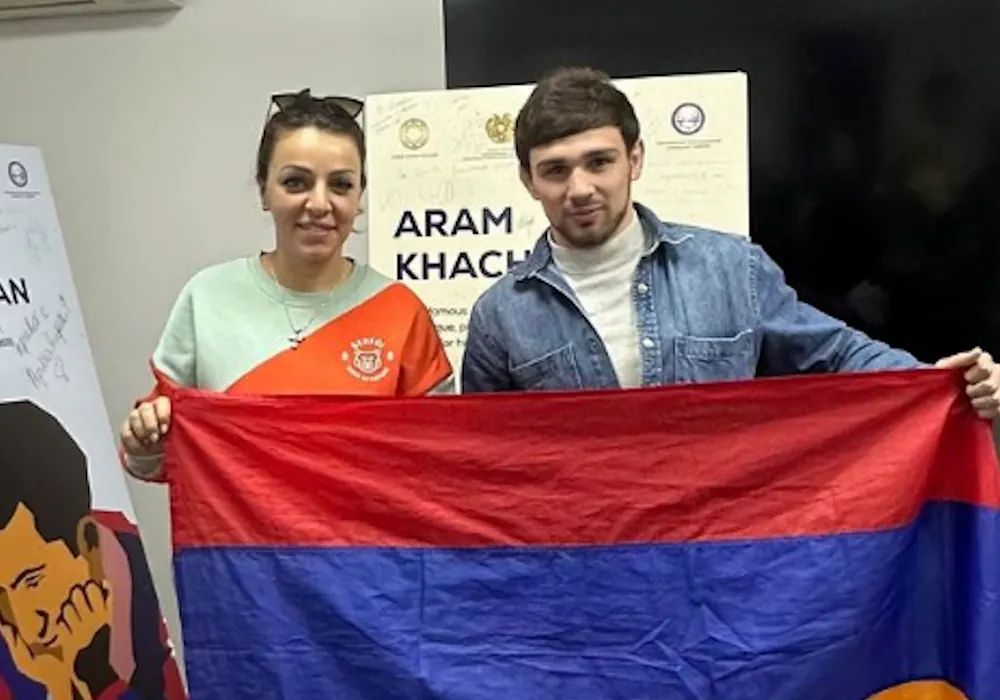 Арсен Арутюнян провел встречу с армянскими студентами в Сочи