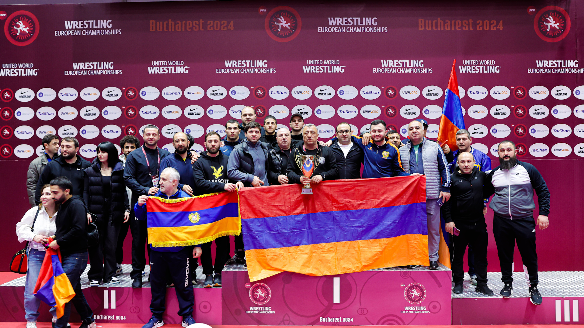Armenian wrestlers head to Istanbul for Olympic licenses